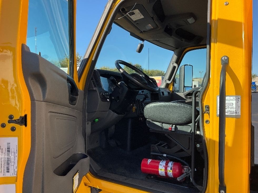 Medium Duty Box Truck-Light and Medium Duty Trucks-International-2022-MV607-Indianapolis-IN-207,661\n\t\tmiles-$ 51,500 - Image 16