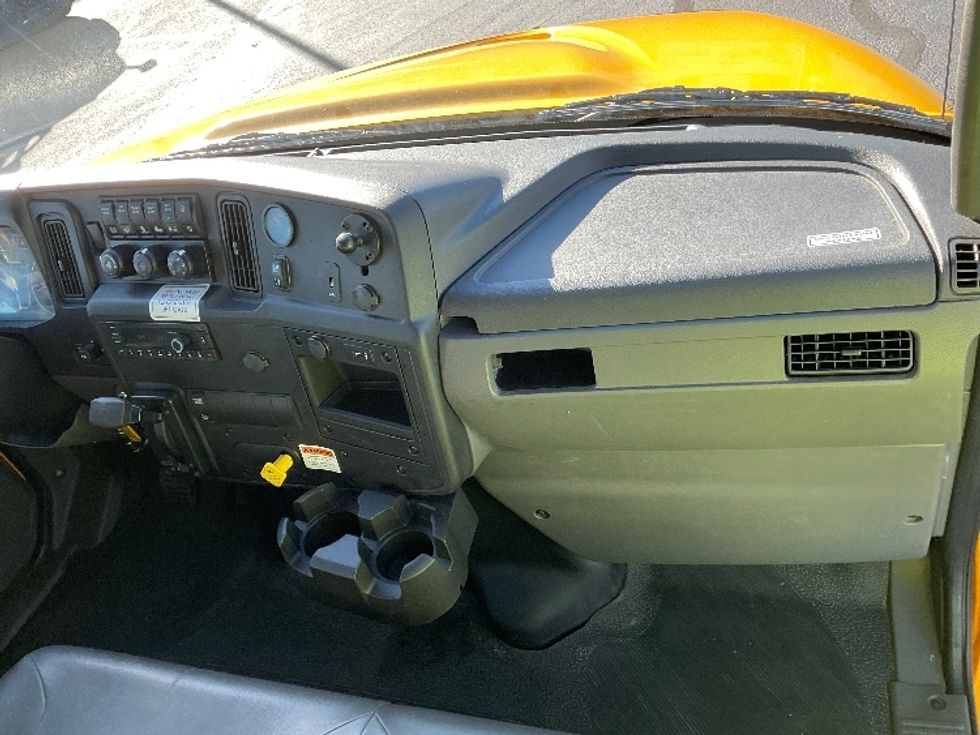 Medium Duty Box Truck-Light and Medium Duty Trucks-International-2022-MV607-Indianapolis-IN-207,661\n\t\tmiles-$ 51,500 - Image 21