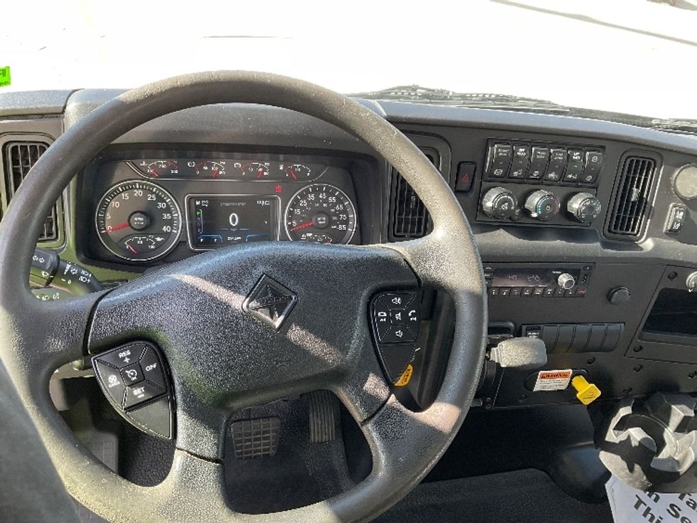Medium Duty Box Truck-Light and Medium Duty Trucks-International-2022-MV607-Indianapolis-IN-214,699\n\t\tmiles-$ 51,250 - Image 18