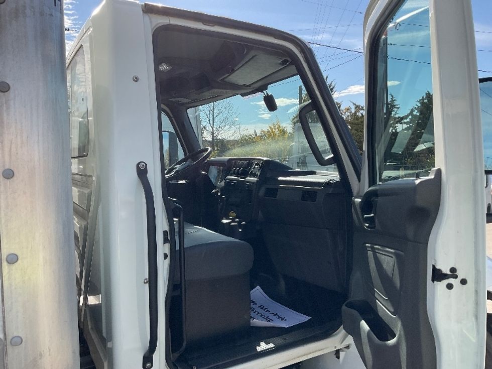 Medium Duty Box Truck-Light and Medium Duty Trucks-International-2022-MV607-Indianapolis-IN-214,699\n\t\tmiles-$ 51,250 - Image 20