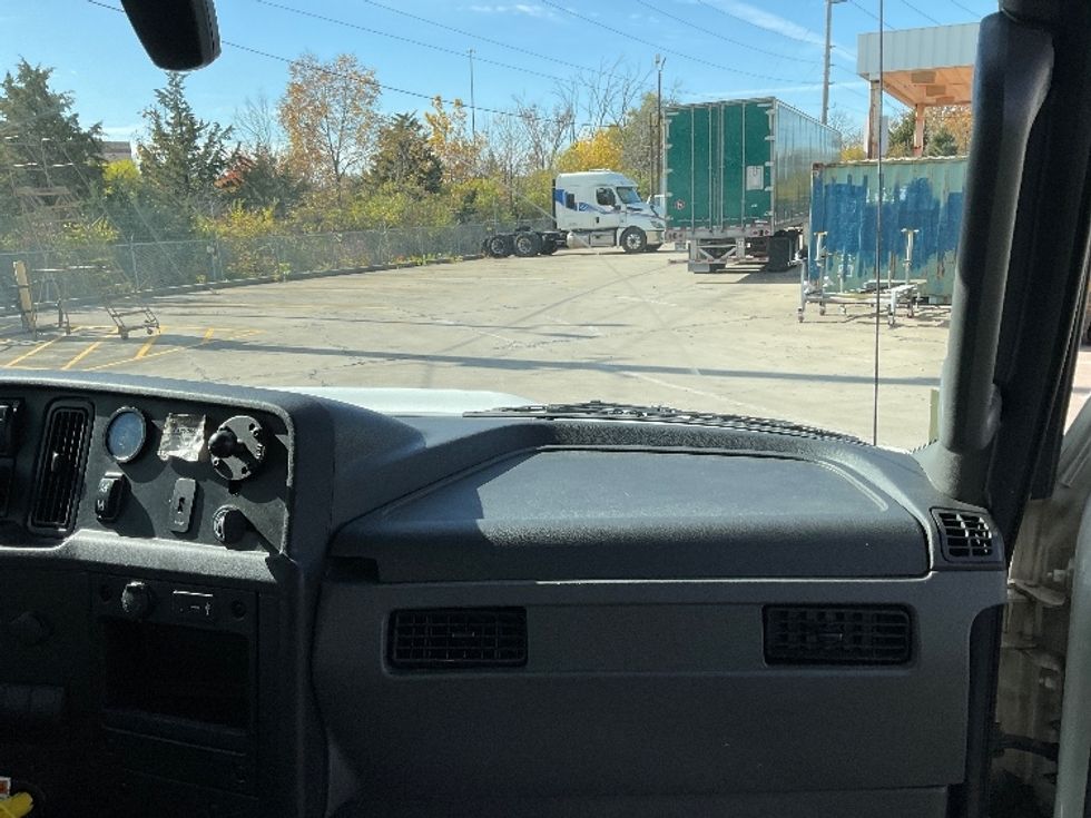 Medium Duty Box Truck-Light and Medium Duty Trucks-International-2022-MV607-Indianapolis-IN-214,699\n\t\tmiles-$ 51,250 - Image 21