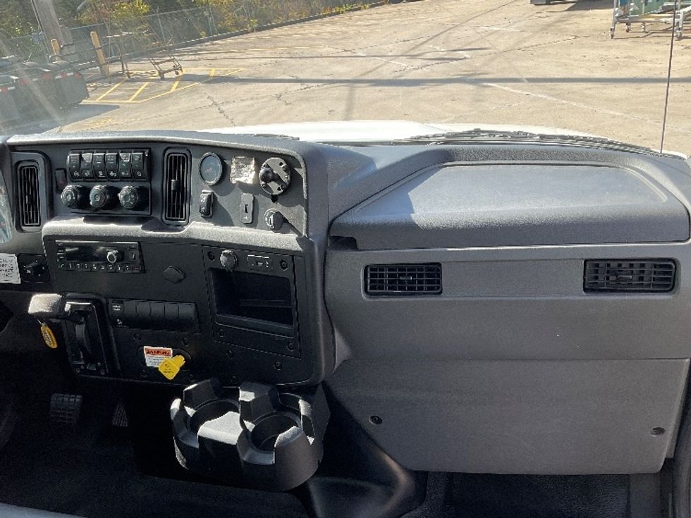 Medium Duty Box Truck-Light and Medium Duty Trucks-International-2022-MV607-Indianapolis-IN-214,699\n\t\tmiles-$ 51,250 - Image 22