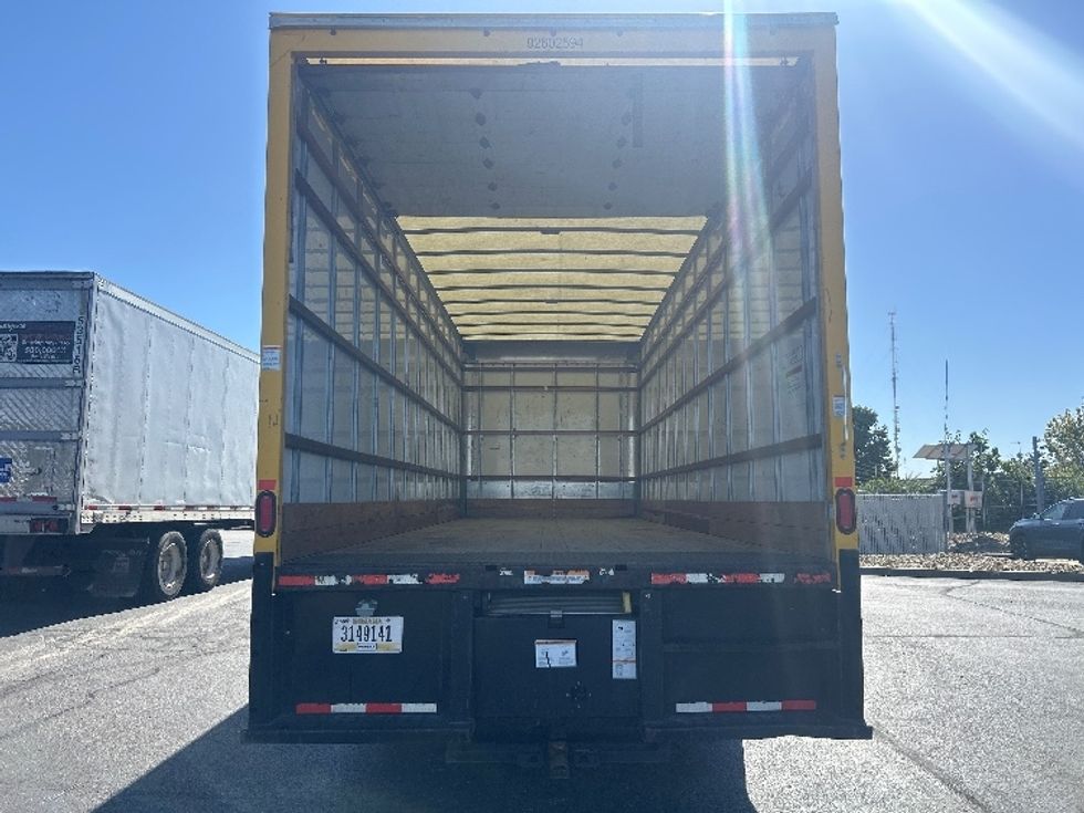 Medium Duty Box Truck-Light and Medium Duty Trucks-International-2022-MV607-Indianapolis-IN-233,159\n\t\tmiles-$ 40,000 - Image 8