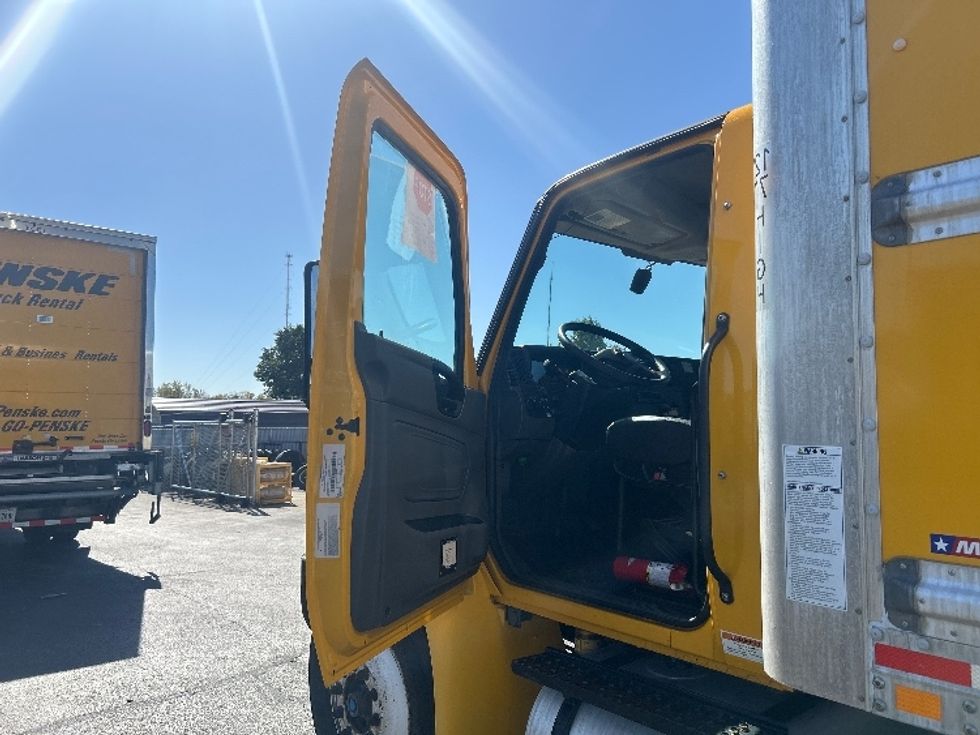 Medium Duty Box Truck-Light and Medium Duty Trucks-International-2022-MV607-Indianapolis-IN-233,159\n\t\tmiles-$ 40,000 - Image 16