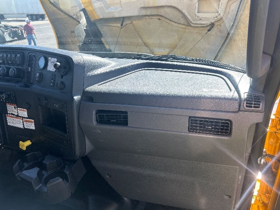 Medium Duty Box Truck-Light and Medium Duty Trucks-International-2022-MV607-Indianapolis-IN-233,159\n\t\tmiles-$ 40,000 - Image 21