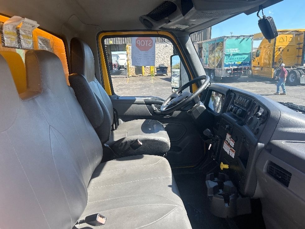 Medium Duty Box Truck-Light and Medium Duty Trucks-International-2022-MV607-Indianapolis-IN-233,159\n\t\tmiles-$ 40,000 - Image 22