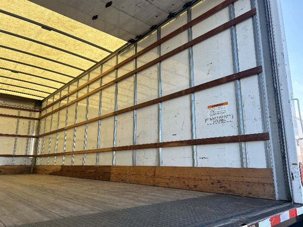 Medium Duty Box Truck-Light and Medium Duty Trucks-International-2022-MV607-Indianapolis-IN-235,502\n\t\tmiles-$ 42,000 - Image 12