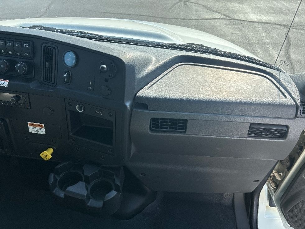 Medium Duty Box Truck-Light and Medium Duty Trucks-International-2022-MV607-Indianapolis-IN-235,502\n\t\tmiles-$ 42,000 - Image 20