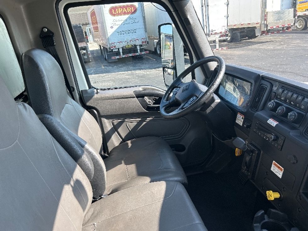 Medium Duty Box Truck-Light and Medium Duty Trucks-International-2022-MV607-Indianapolis-IN-235,502\n\t\tmiles-$ 42,000 - Image 21