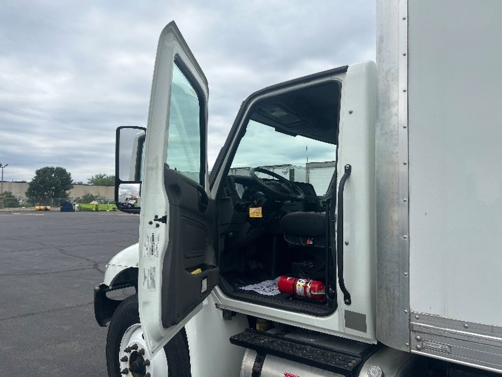 Medium Duty Box Truck-Light and Medium Duty Trucks-International-2022-MV607-Indianapolis-IN-23,777\n\t\tmiles-$ 78,750 - Image 16