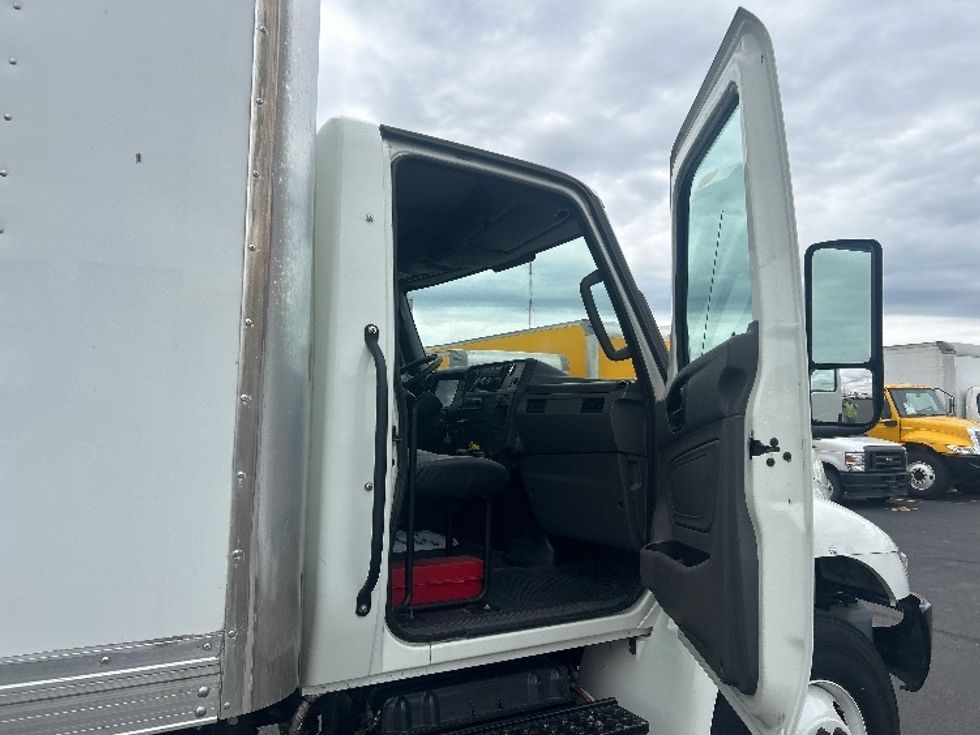 Medium Duty Box Truck-Light and Medium Duty Trucks-International-2022-MV607-Indianapolis-IN-23,777\n\t\tmiles-$ 78,750 - Image 20