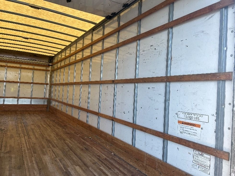 Medium Duty Box Truck-Light and Medium Duty Trucks-International-2022-MV607-Indianapolis-IN-245,646\n\t\tmiles-$ 40,250 - Image 12