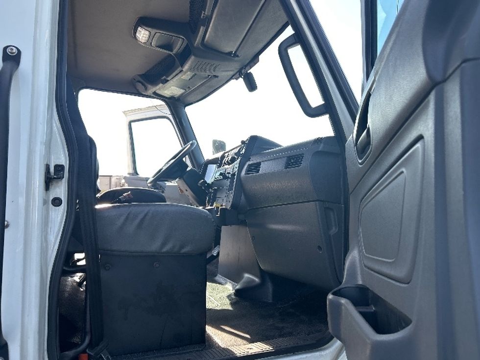 Medium Duty Box Truck-Light and Medium Duty Trucks-International-2022-MV607-Indianapolis-IN-245,646\n\t\tmiles-$ 40,250 - Image 20