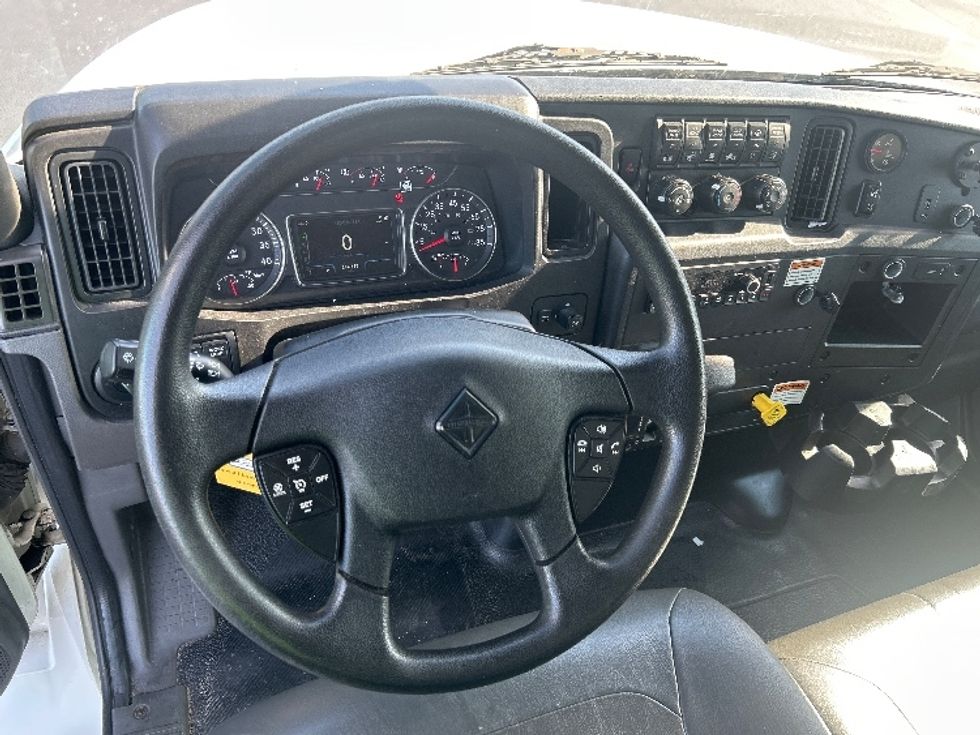 Medium Duty Box Truck-Light and Medium Duty Trucks-International-2022-MV607-Indianapolis-IN-245,646\n\t\tmiles-$ 40,250 - Image 17