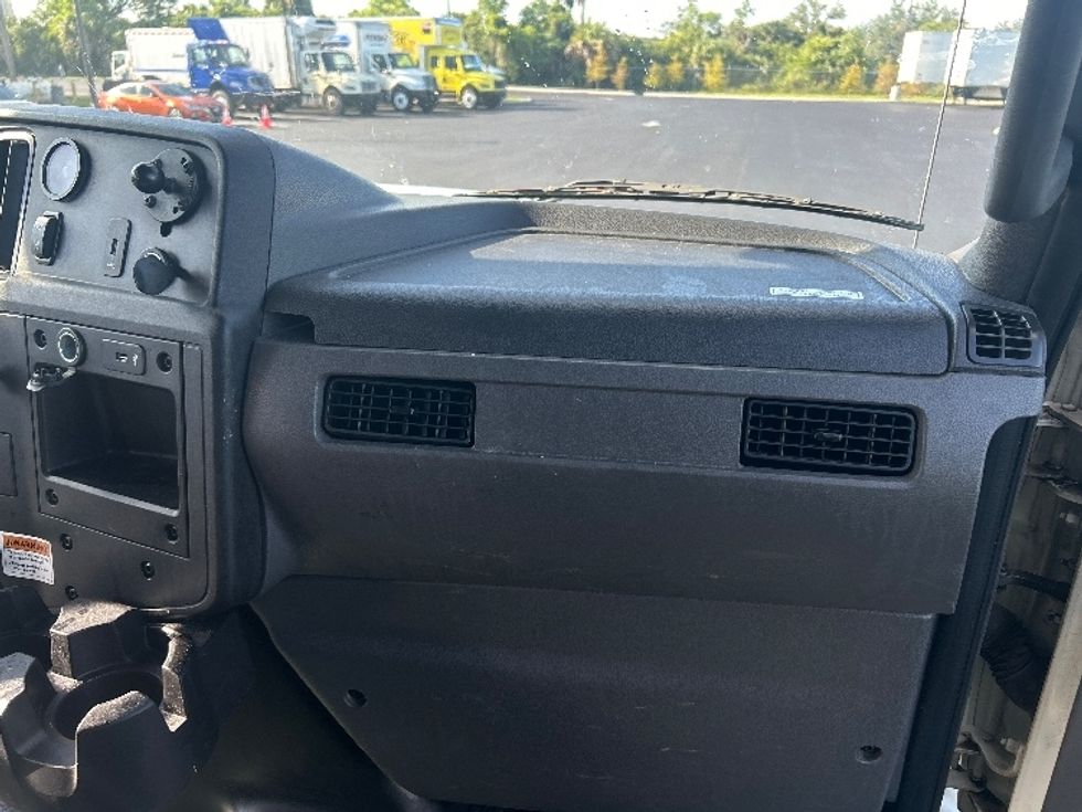 Medium Duty Box Truck-Light and Medium Duty Trucks-International-2022-MV607-Indianapolis-IN-245,646\n\t\tmiles-$ 40,250 - Image 21