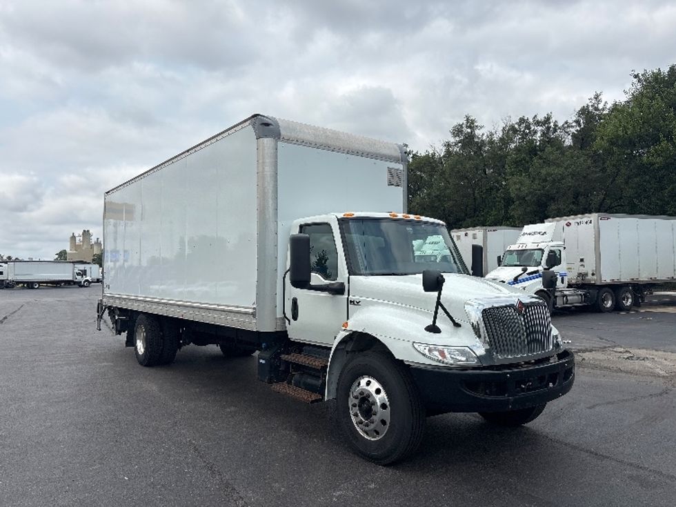Medium Duty Box Truck-Light and Medium Duty Trucks-International-2022-MV607-Indianapolis-IN-249,900\n\t\tmiles-$ 51,750 - Image 1