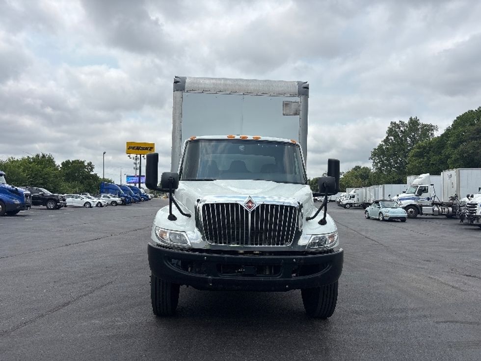 Medium Duty Box Truck-Light and Medium Duty Trucks-International-2022-MV607-Indianapolis-IN-249,900\n\t\tmiles-$ 51,750 - Image 2