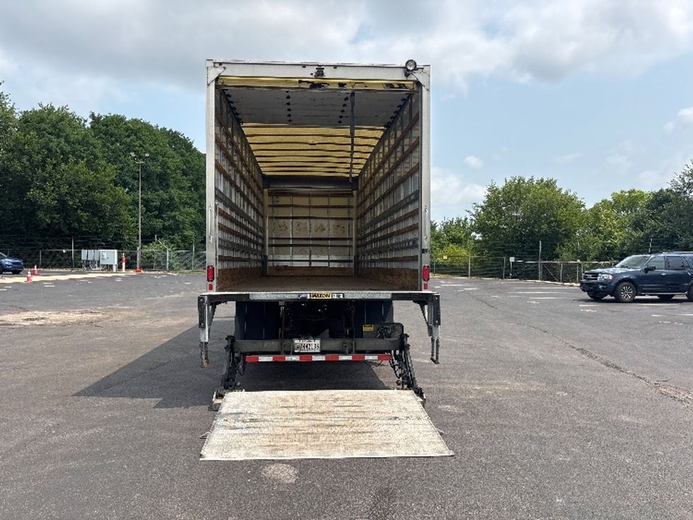 Medium Duty Box Truck-Light and Medium Duty Trucks-International-2022-MV607-Indianapolis-IN-249,900\n\t\tmiles-$ 51,750 - Image 9