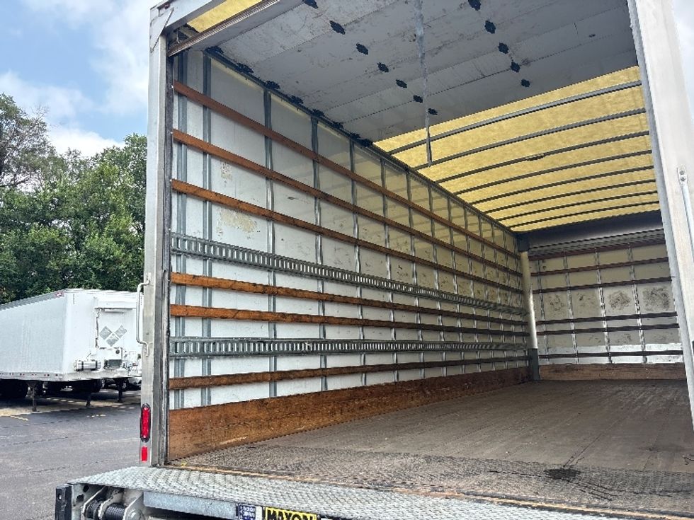 Medium Duty Box Truck-Light and Medium Duty Trucks-International-2022-MV607-Indianapolis-IN-249,900\n\t\tmiles-$ 51,750 - Image 11
