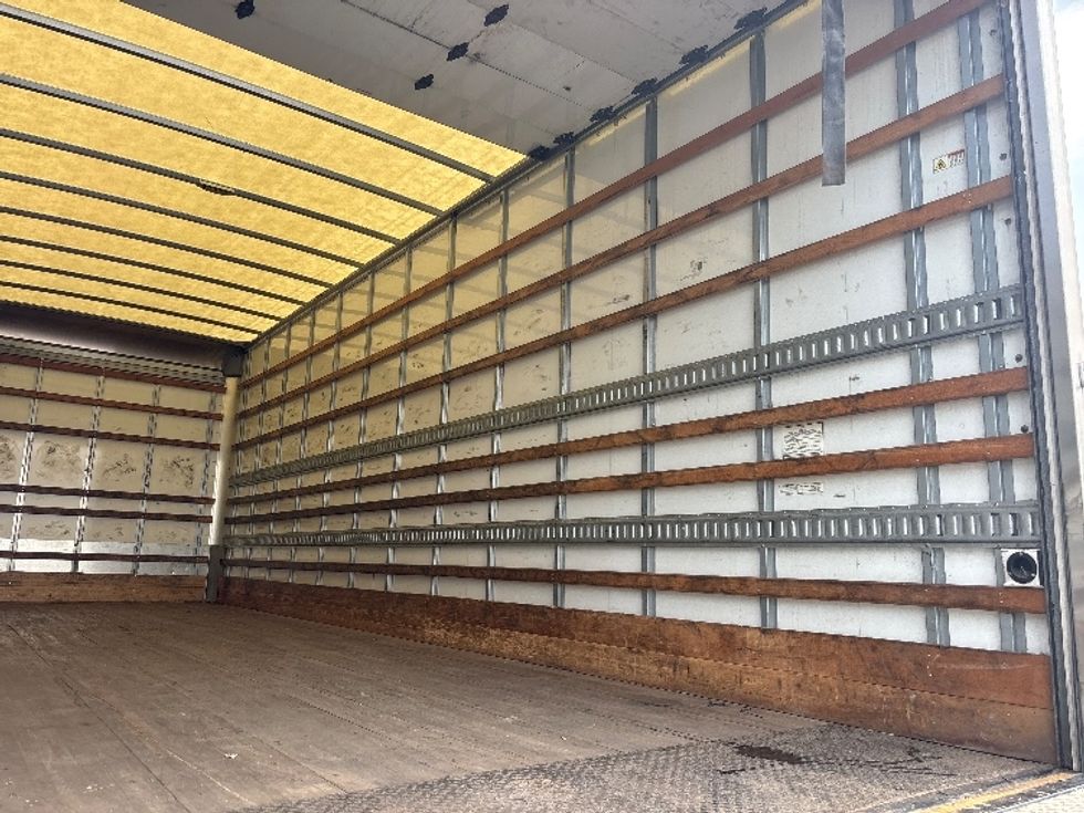 Medium Duty Box Truck-Light and Medium Duty Trucks-International-2022-MV607-Indianapolis-IN-249,900\n\t\tmiles-$ 51,750 - Image 12