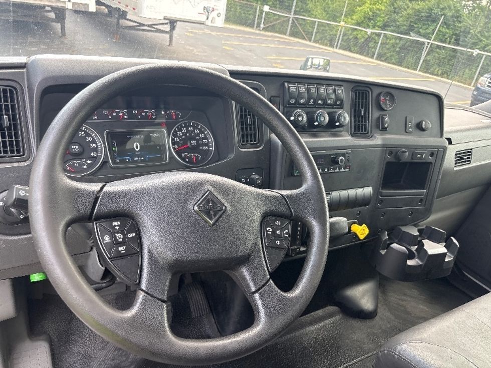 Medium Duty Box Truck-Light and Medium Duty Trucks-International-2022-MV607-Indianapolis-IN-249,900\n\t\tmiles-$ 51,750 - Image 17