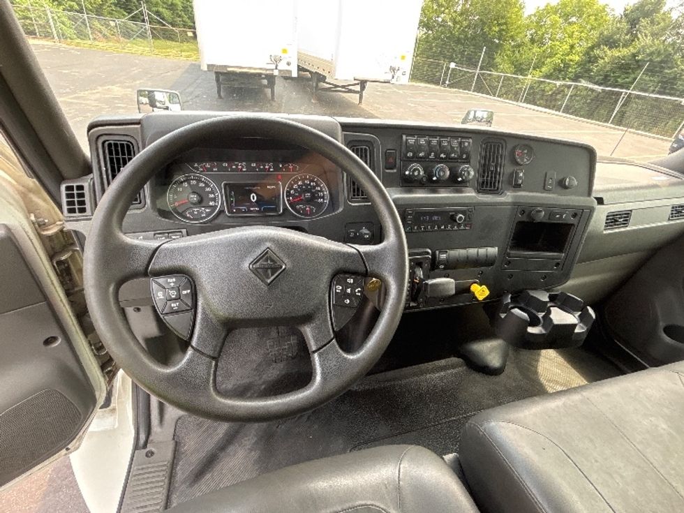 Medium Duty Box Truck-Light and Medium Duty Trucks-International-2022-MV607-Indianapolis-IN-249,900\n\t\tmiles-$ 51,750 - Image 18