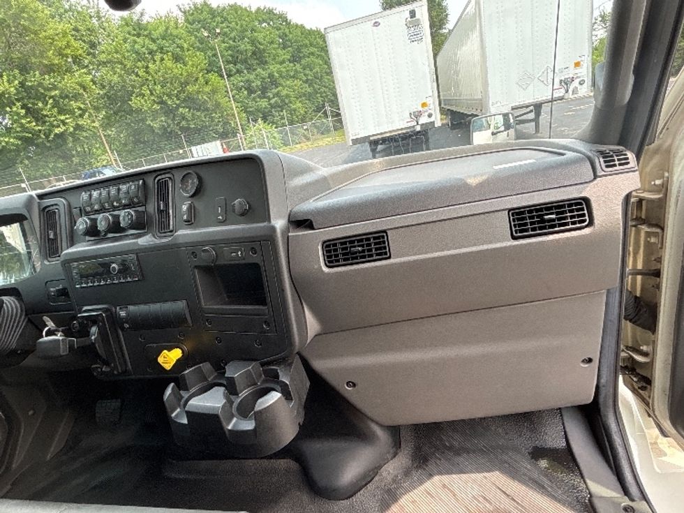 Medium Duty Box Truck-Light and Medium Duty Trucks-International-2022-MV607-Indianapolis-IN-249,900\n\t\tmiles-$ 51,750 - Image 21
