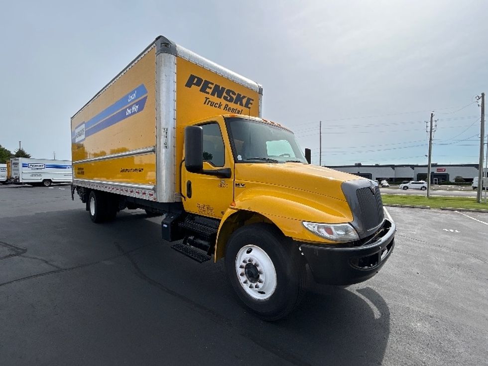 Medium Duty Box Truck-Light and Medium Duty Trucks-International-2022-MV607-Indianapolis-IN-262,961\n\t\tmiles-$ 44,000 - Image 1