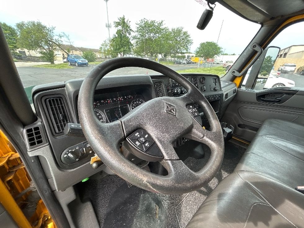 Medium Duty Box Truck-Light and Medium Duty Trucks-International-2022-MV607-Indianapolis-IN-262,961\n\t\tmiles-$ 44,000 - Image 17