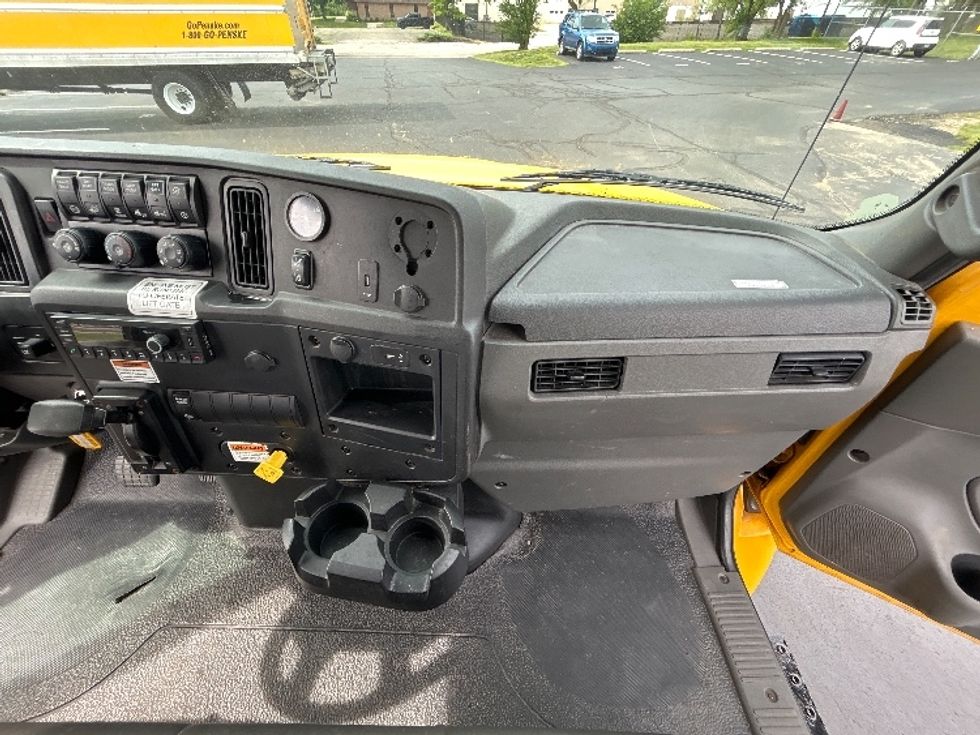 Medium Duty Box Truck-Light and Medium Duty Trucks-International-2022-MV607-Indianapolis-IN-262,961\n\t\tmiles-$ 44,000 - Image 21