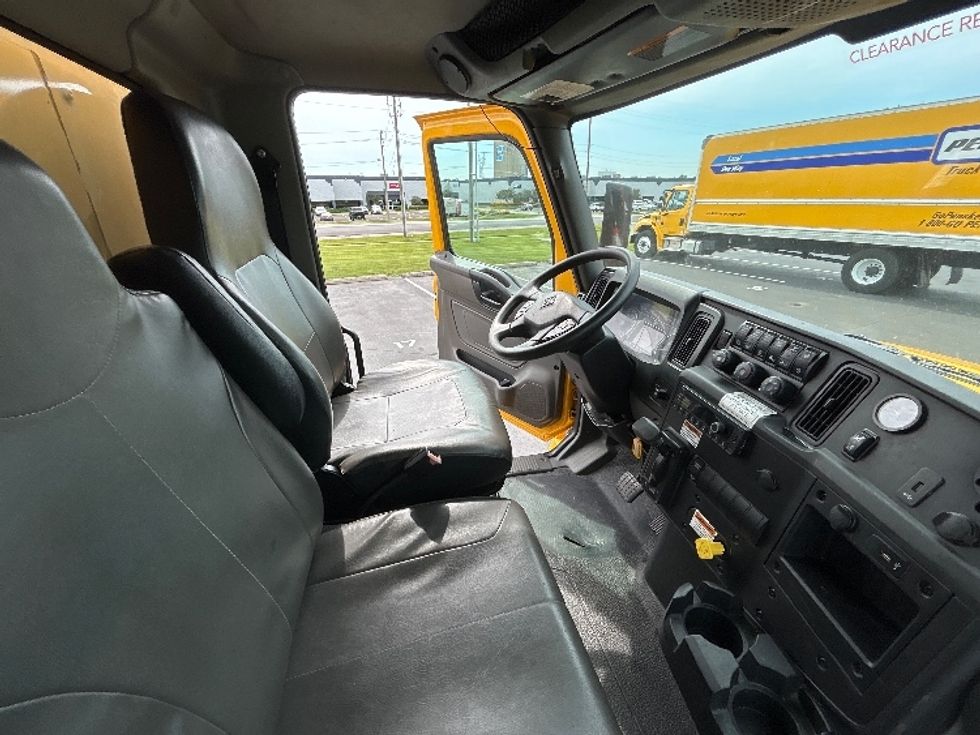 Medium Duty Box Truck-Light and Medium Duty Trucks-International-2022-MV607-Indianapolis-IN-262,961\n\t\tmiles-$ 44,000 - Image 22