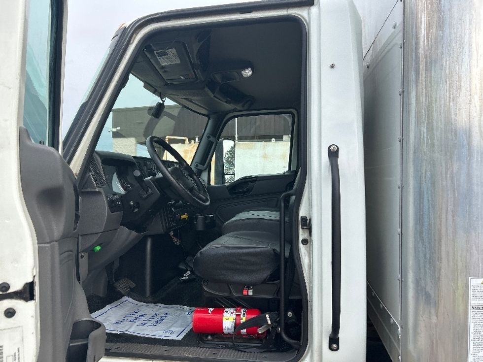 Medium Duty Box Truck-Light and Medium Duty Trucks-International-2022-MV607-Jackson-MS-129,336\n\t\tmiles-$ 70,000 - Image 16
