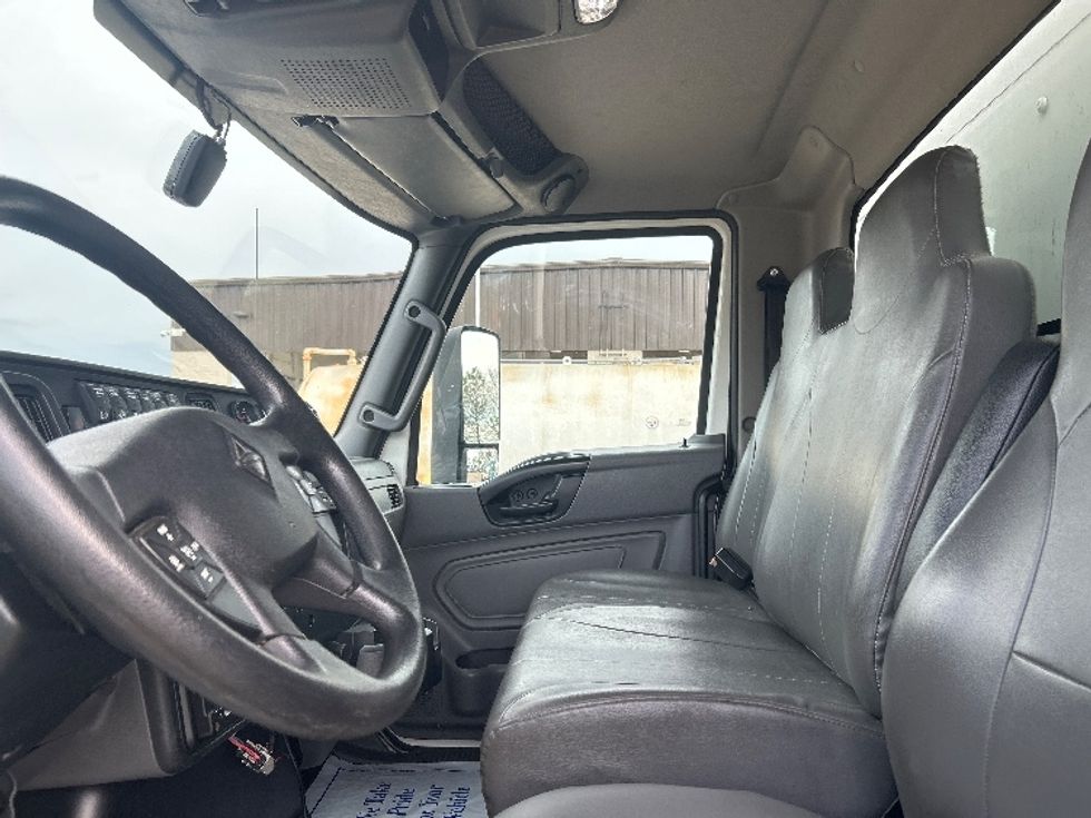 Medium Duty Box Truck-Light and Medium Duty Trucks-International-2022-MV607-Jackson-MS-129,336\n\t\tmiles-$ 70,000 - Image 17
