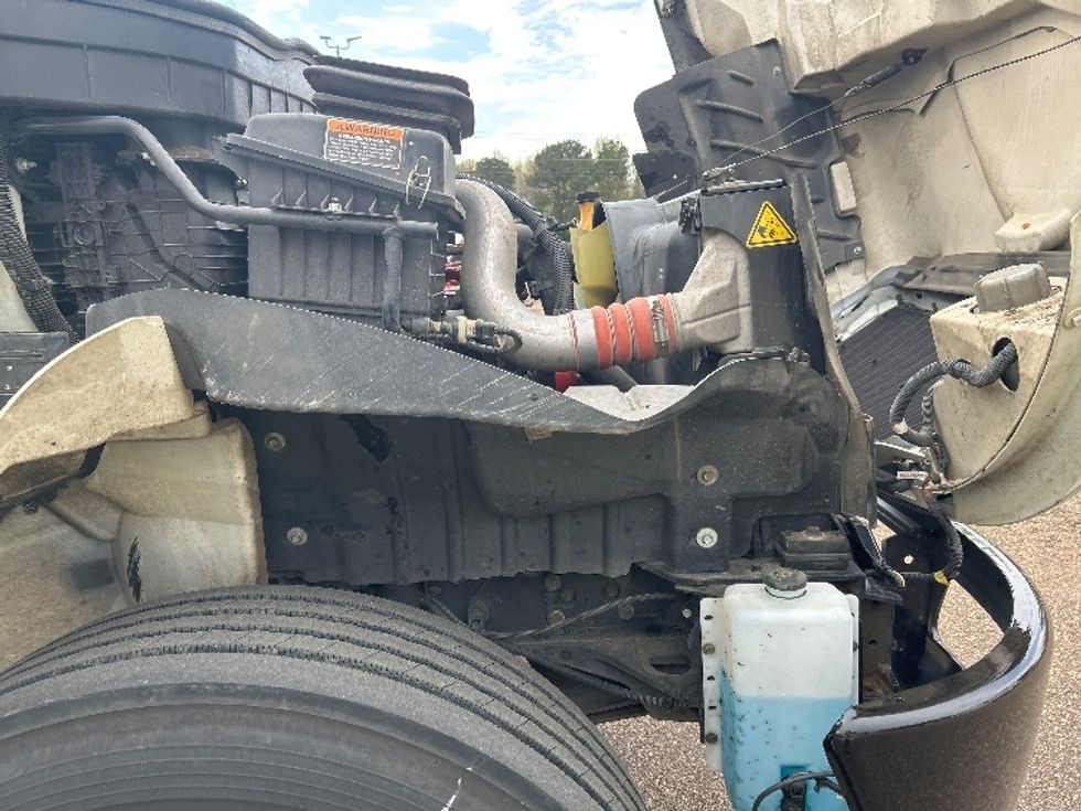 Medium Duty Box Truck-Light and Medium Duty Trucks-International-2022-MV607-Jackson-MS-129,336\n\t\tmiles-$ 70,000 - Image 23