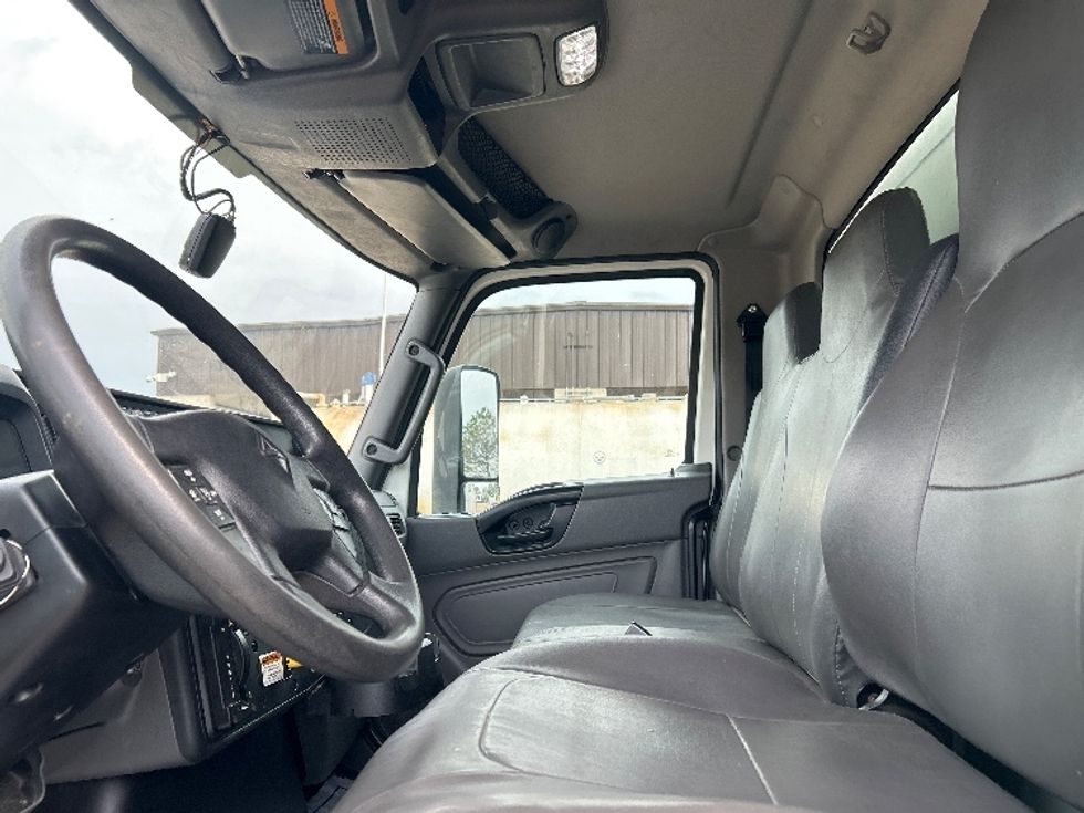 Medium Duty Box Truck-Light and Medium Duty Trucks-International-2022-MV607-Jackson-MS-131,054\n\t\tmiles-$ 69,750 - Image 17