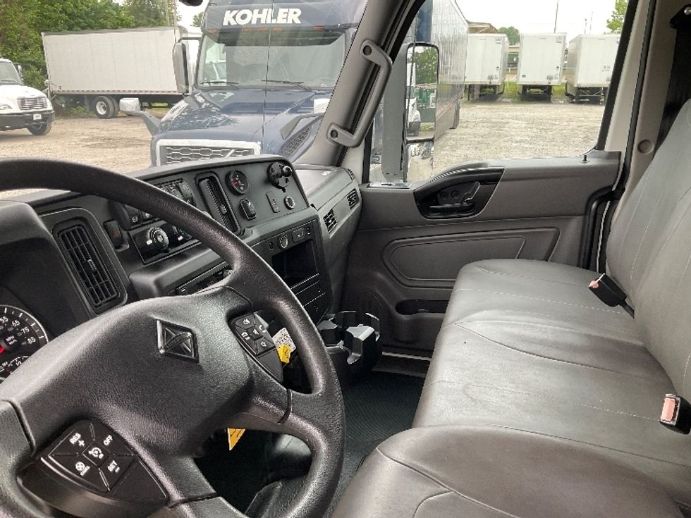 Medium Duty Box Truck-Light and Medium Duty Trucks-International-2022-MV607-Jackson-TN-124,470\n\t\tmiles-$ 69,750 - Image 19