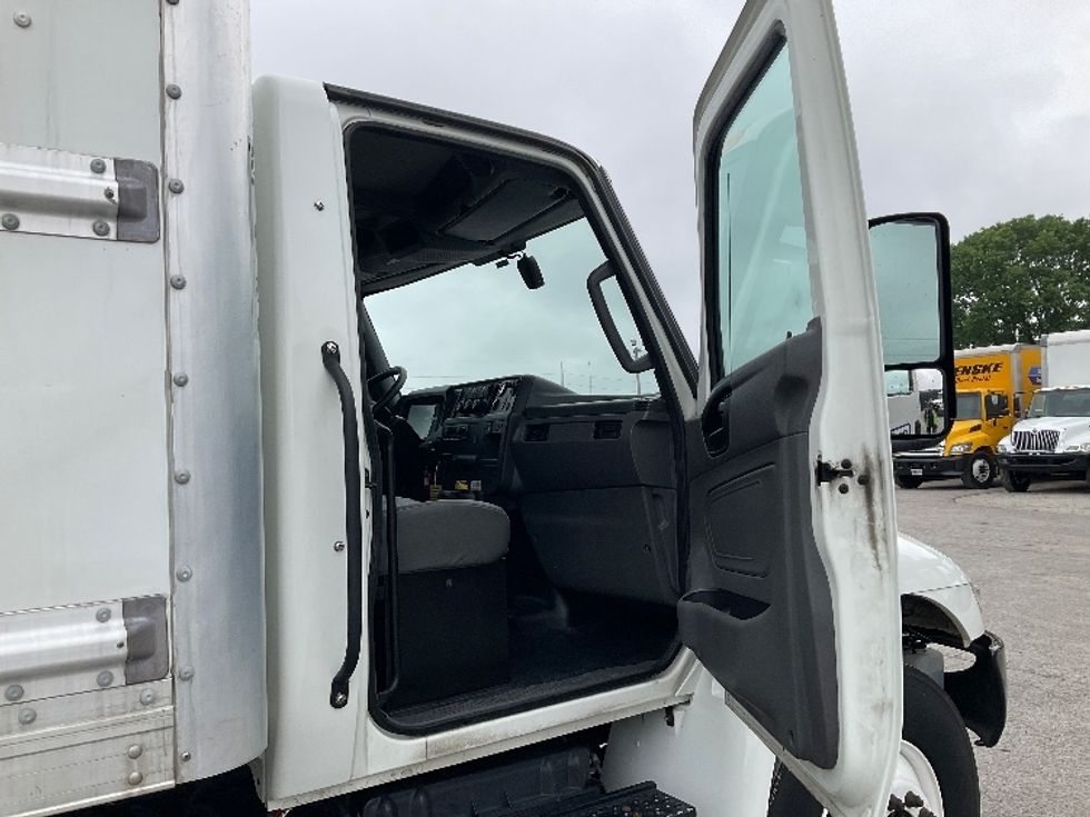 Medium Duty Box Truck-Light and Medium Duty Trucks-International-2022-MV607-Jackson-TN-124,470\n\t\tmiles-$ 69,750 - Image 20