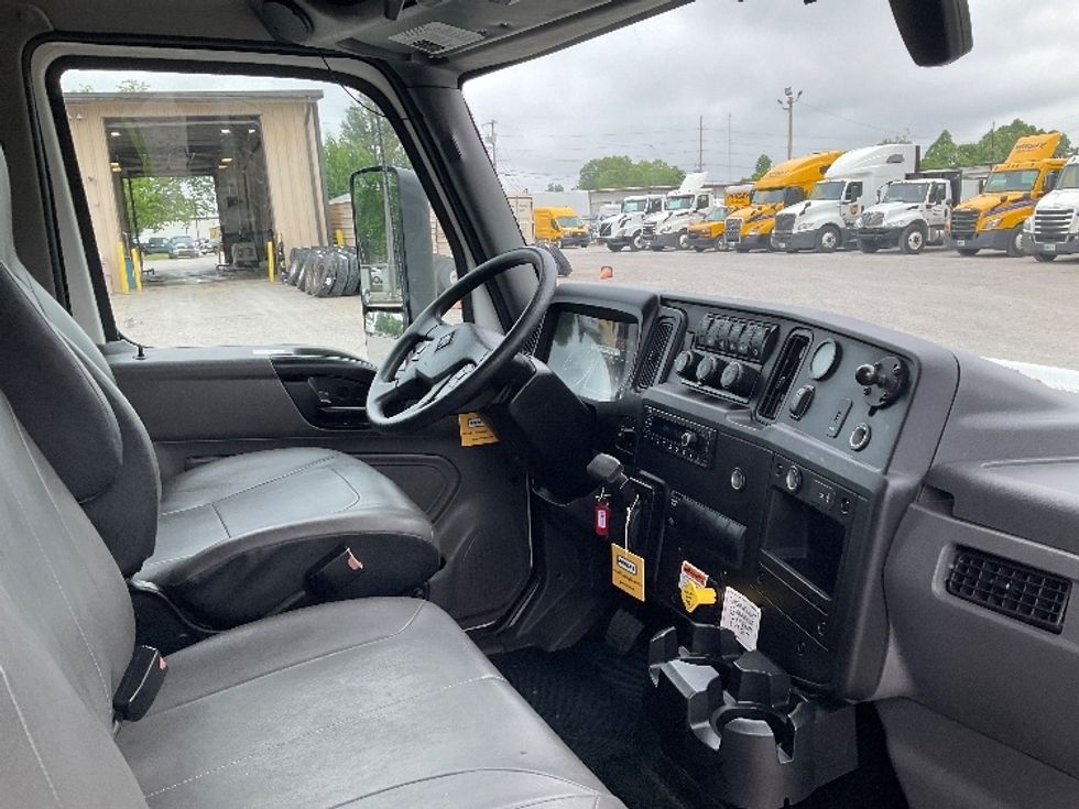 Medium Duty Box Truck-Light and Medium Duty Trucks-International-2022-MV607-Jackson-TN-124,470\n\t\tmiles-$ 69,750 - Image 22