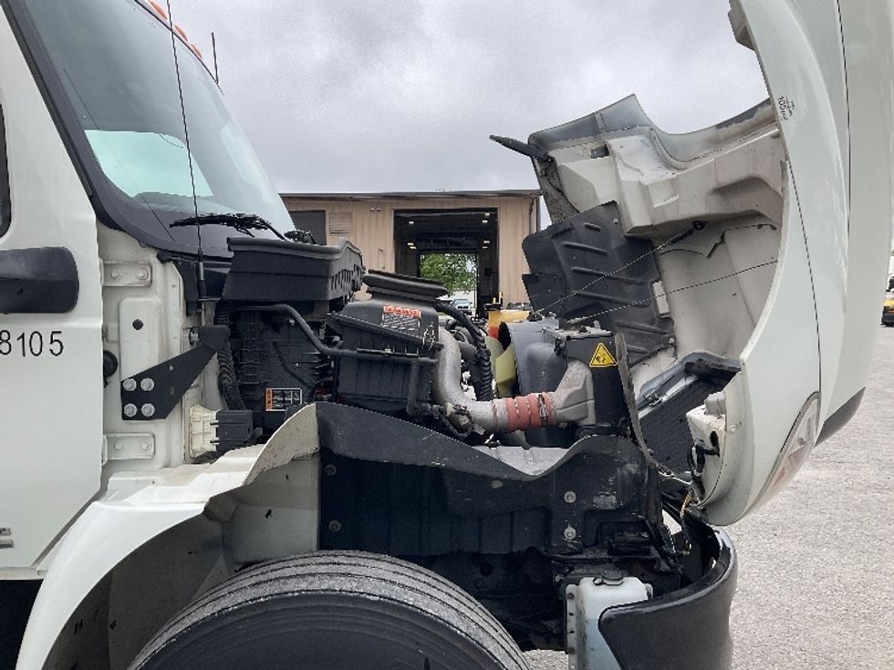 Medium Duty Box Truck-Light and Medium Duty Trucks-International-2022-MV607-Jackson-TN-124,470\n\t\tmiles-$ 69,750 - Image 23