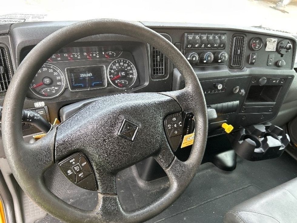Medium Duty Box Truck-Light and Medium Duty Trucks-International-2022-MV607-Jackson-TN-259,840\n\t\tmiles-$ 48,500 - Image 18