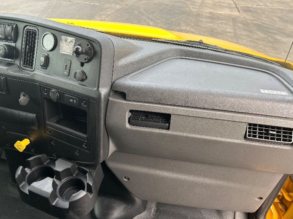 Medium Duty Box Truck-Light and Medium Duty Trucks-International-2022-MV607-Jackson-TN-259,840\n\t\tmiles-$ 48,500 - Image 21