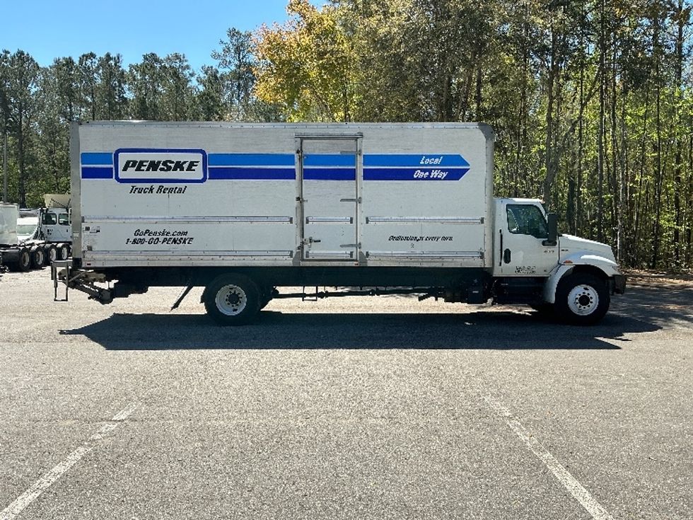 Medium Duty Box Truck-Light and Medium Duty Trucks-International-2022-MV607-Jacksonville-FL-126,510\n\t\tmiles-$ 70,500 - Image 15