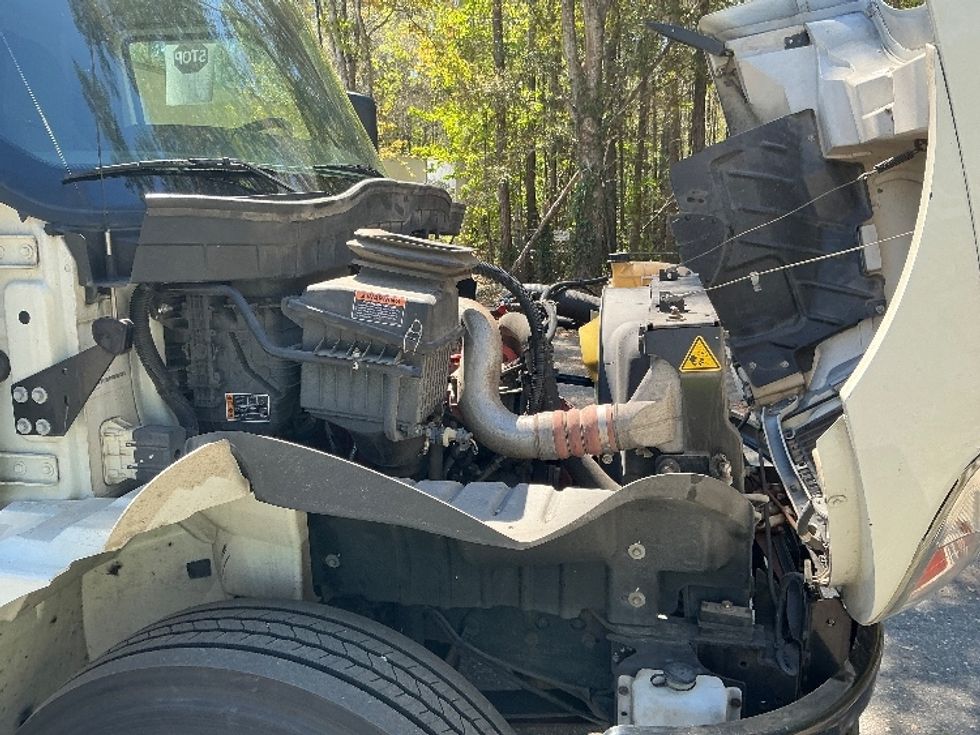 Medium Duty Box Truck-Light and Medium Duty Trucks-International-2022-MV607-Jacksonville-FL-126,510\n\t\tmiles-$ 70,500 - Image 23