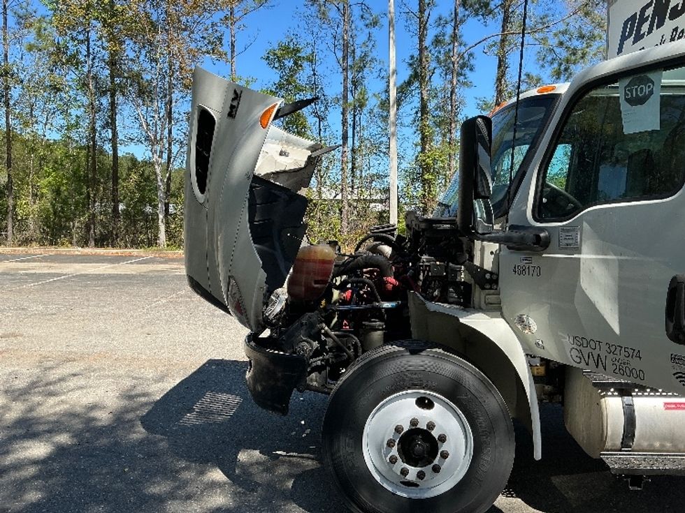 Medium Duty Box Truck-Light and Medium Duty Trucks-International-2022-MV607-Jacksonville-FL-126,510\n\t\tmiles-$ 70,500 - Image 25
