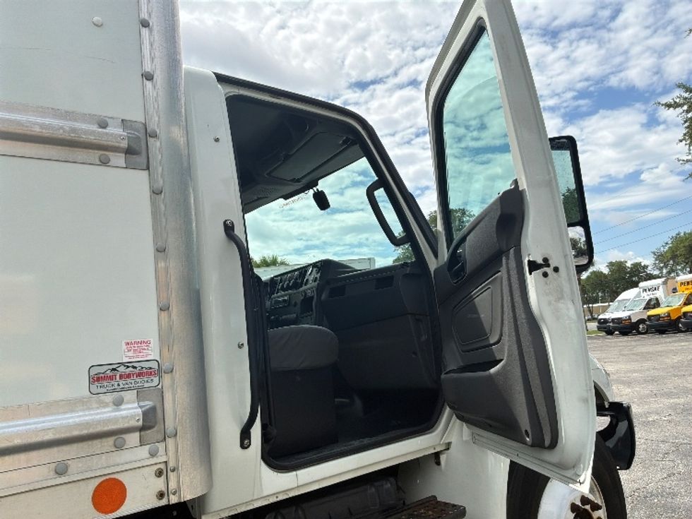Medium Duty Box Truck-Light and Medium Duty Trucks-International-2022-MV607-Jacksonville-FL-159,863\n\t\tmiles-$ 65,250 - Image 20