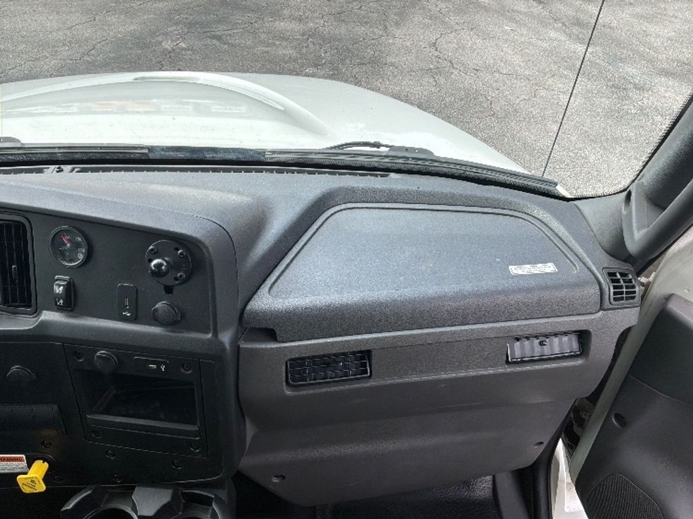Medium Duty Box Truck-Light and Medium Duty Trucks-International-2022-MV607-Jacksonville-FL-159,863\n\t\tmiles-$ 65,250 - Image 21