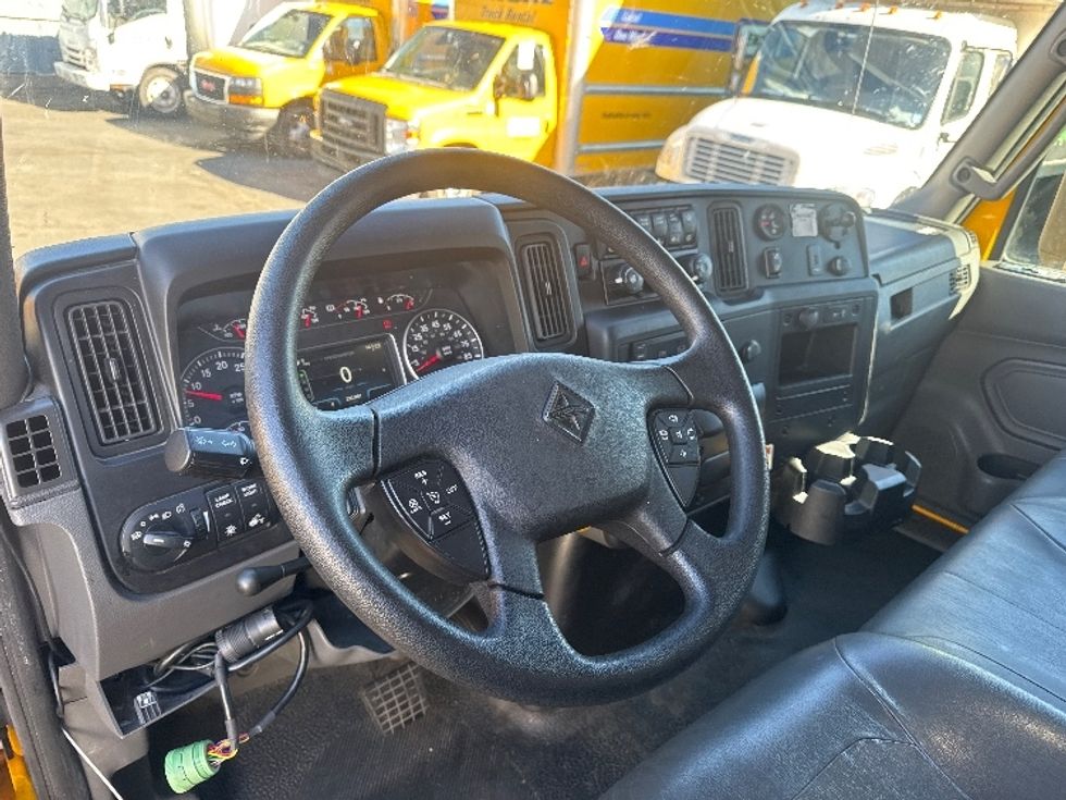 Medium Duty Box Truck-Light and Medium Duty Trucks-International-2022-MV607-Jamaica-NY-233,066\n\t\tmiles-$ 43,500 - Image 17