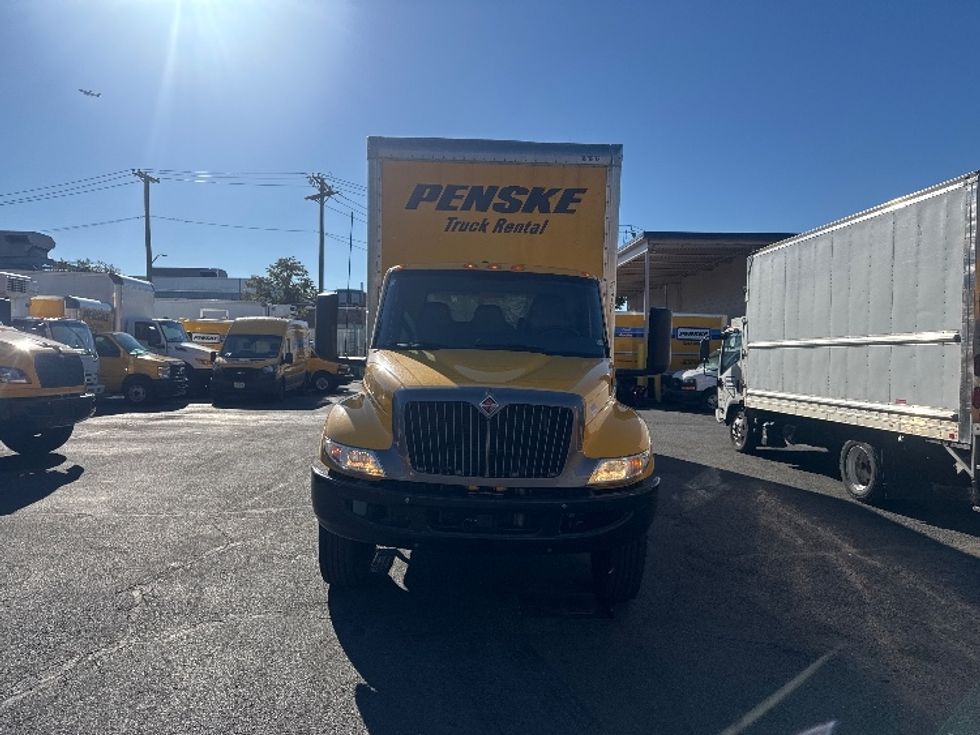 Medium Duty Box Truck-Light and Medium Duty Trucks-International-2022-MV607-Jamaica-NY-233,066\n\t\tmiles-$ 43,500 - Image 2