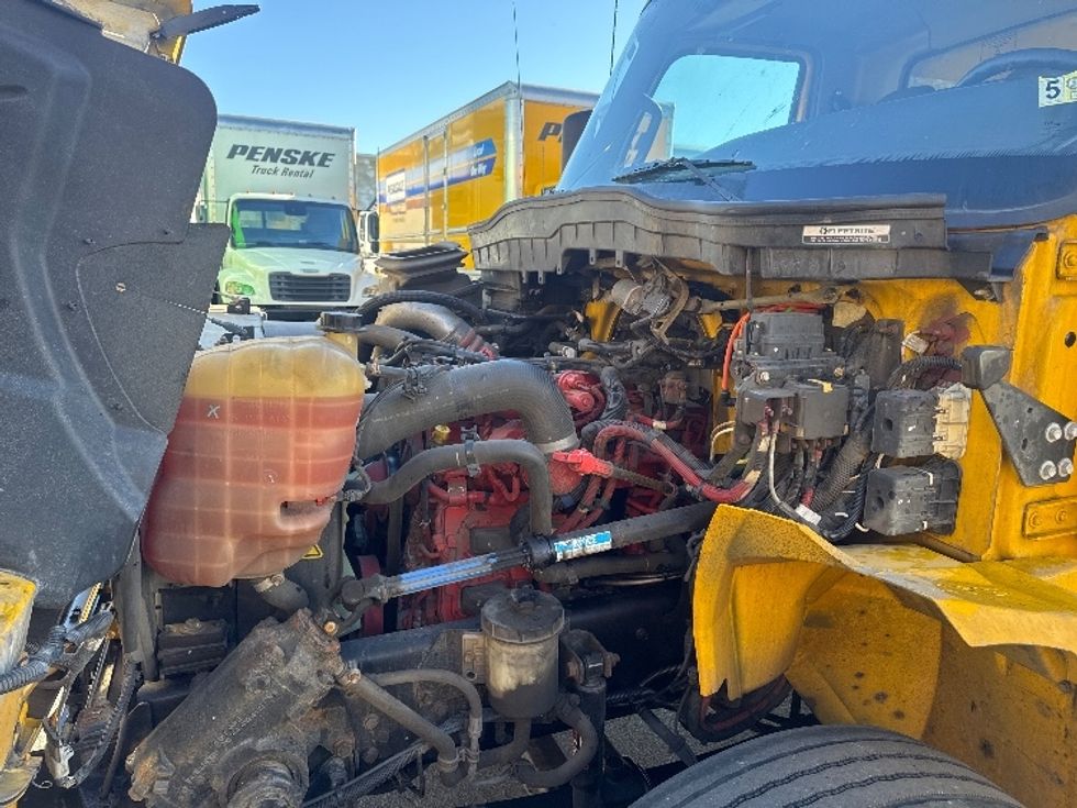 Medium Duty Box Truck-Light and Medium Duty Trucks-International-2022-MV607-Jamaica-NY-233,066\n\t\tmiles-$ 43,500 - Image 24