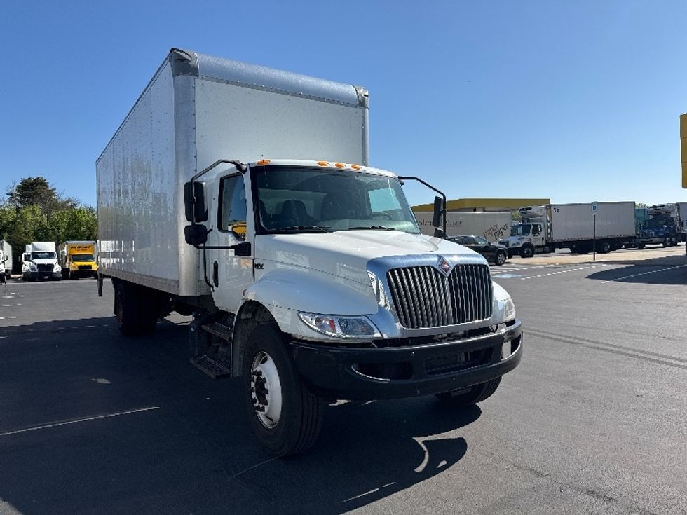 Medium Duty Box Truck-Light and Medium Duty Trucks-International-2022-MV607-Jessup-MD-123,491\n\t\tmiles-$ 69,000 - Image 1